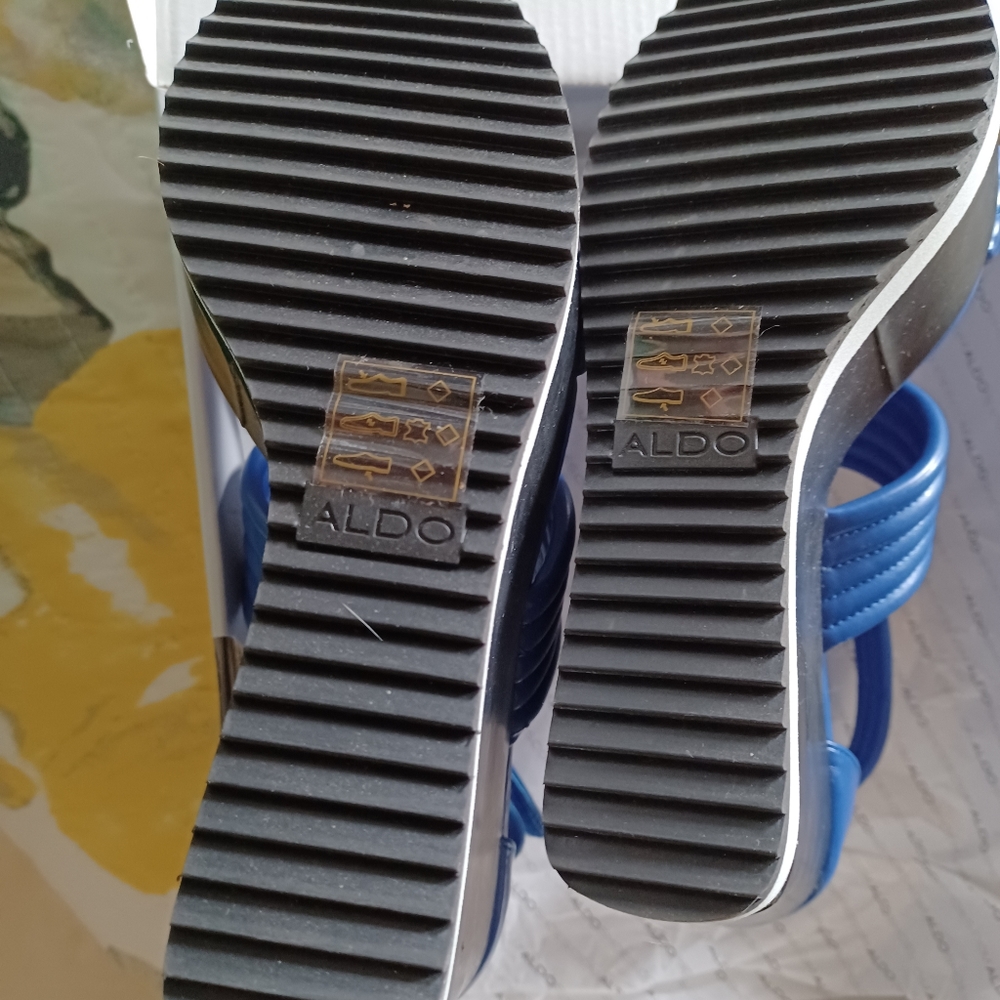 Shoes - Picture 5 of 6